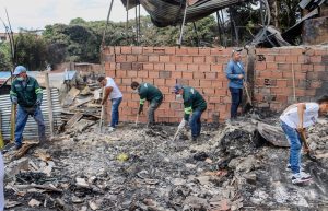 Todo el personal operativo de Alcaldía de Ibagué adelanta remoción de escombros en Los Álamos