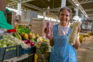 Aliste el canasto para rematar este jueves de Amor y Amistad con ofertas en Plaza de El Jardín